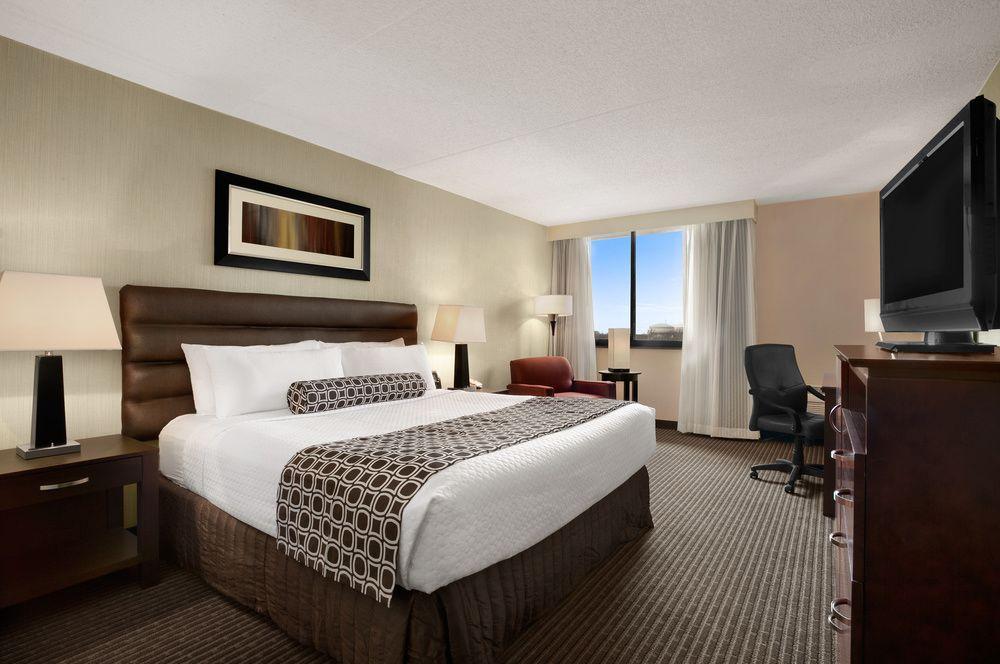 Crowne Plaza Columbus North - Worthington By Ihg Hotel Exterior foto